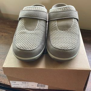 OrthoFeet NEW with box Louise women’s strap slipper. Beige, size 7 medium